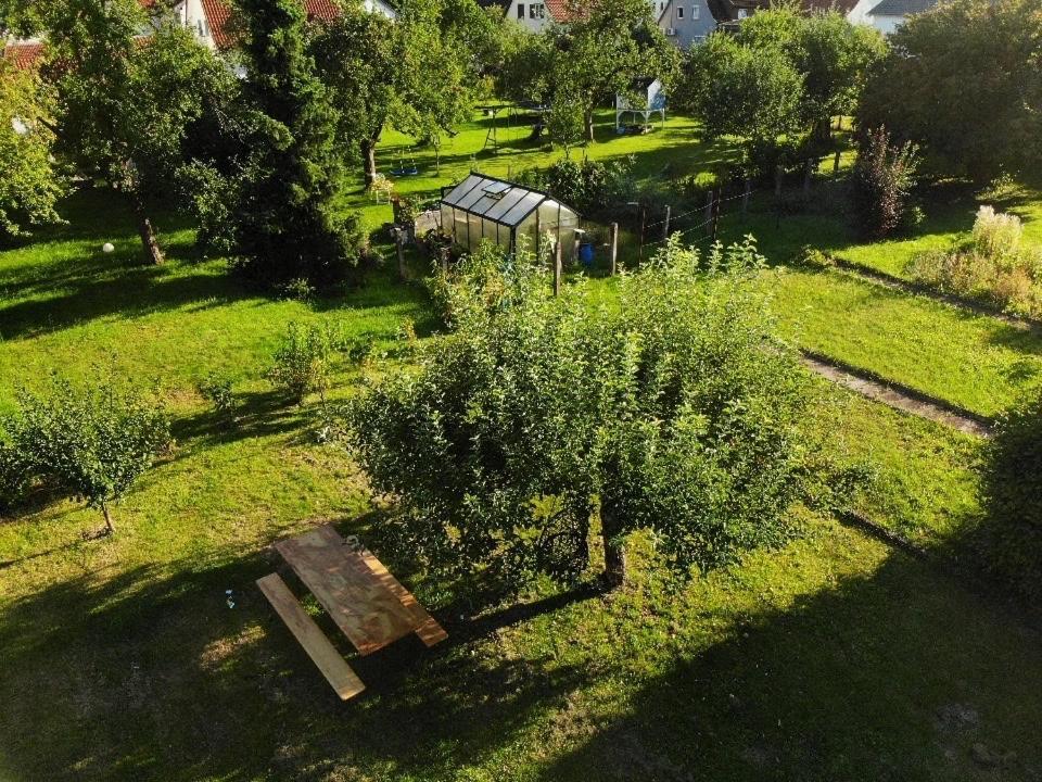 Gemuetliche 3 Zimmer Wohnung Mit Grosszuegiger Terrasse Im Gruenen Reutlingen Ngoại thất bức ảnh